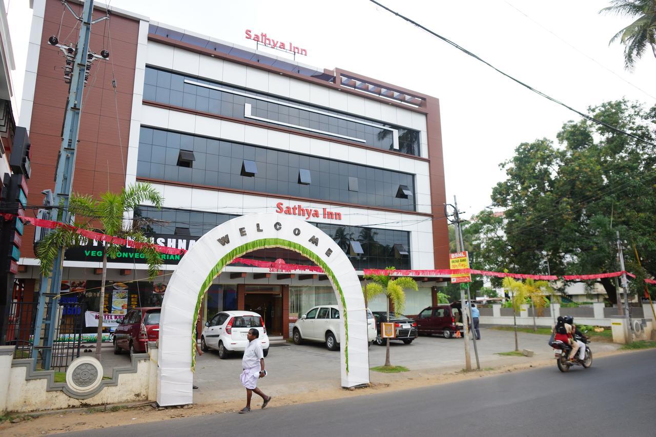 Sathya Inn Guruvāyūr Exterior foto