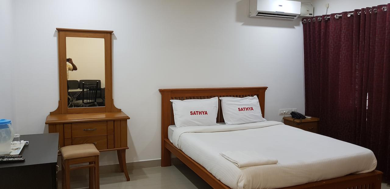 Sathya Inn Guruvāyūr Exterior foto